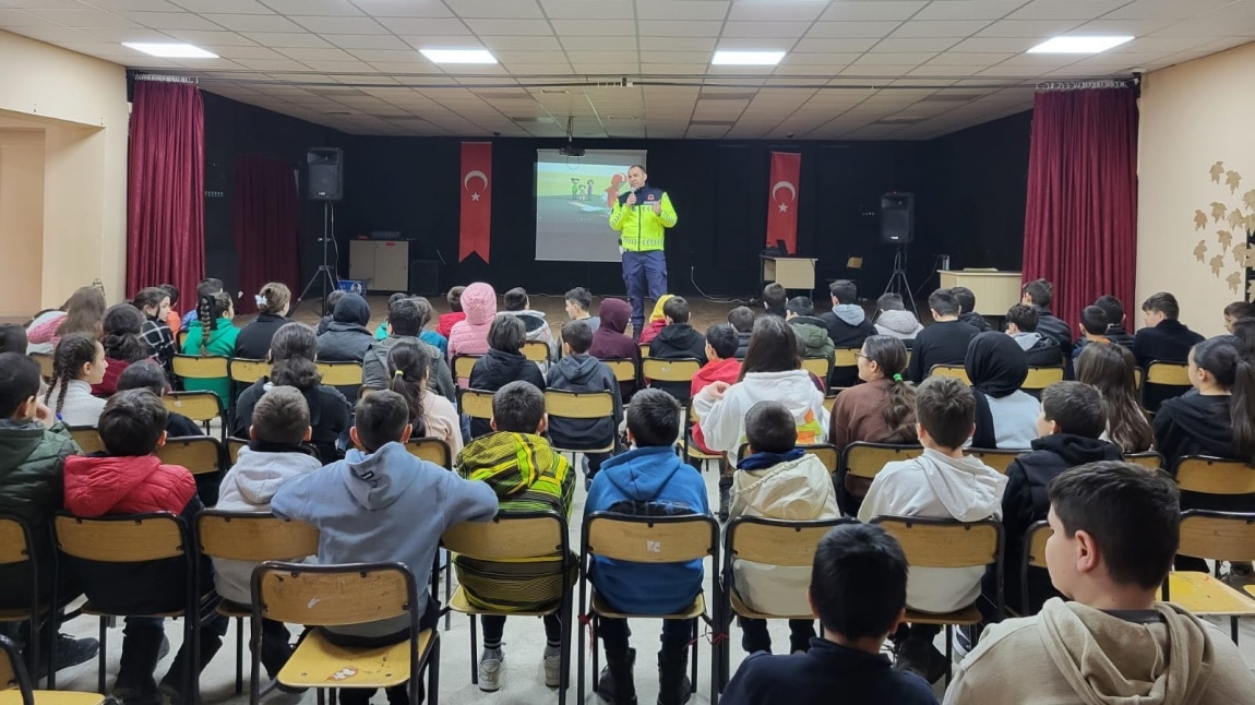 Öğrencilerimize Trafik Eğitimi Verildi